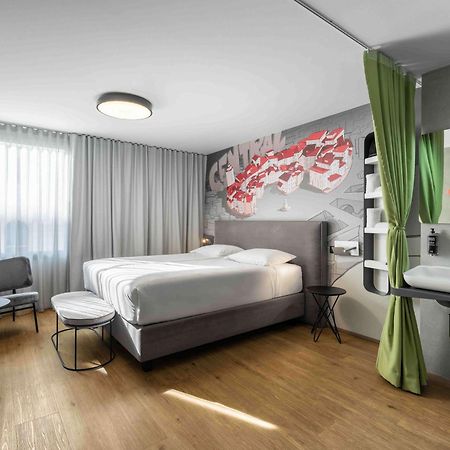 Ibis Styles Ljubljana Centre Hotel Exterior foto
