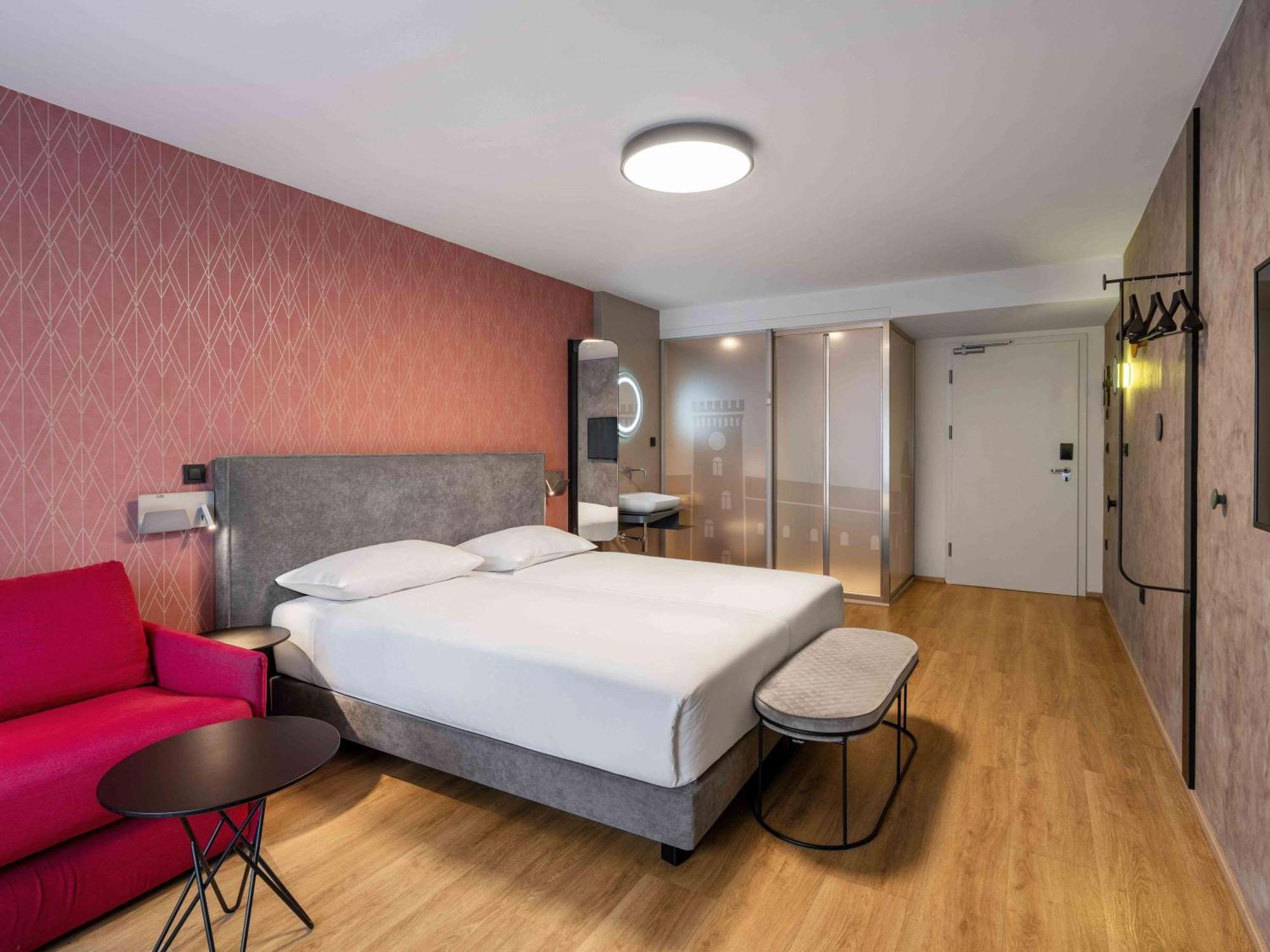 Ibis Styles Ljubljana Centre Hotel Exterior foto