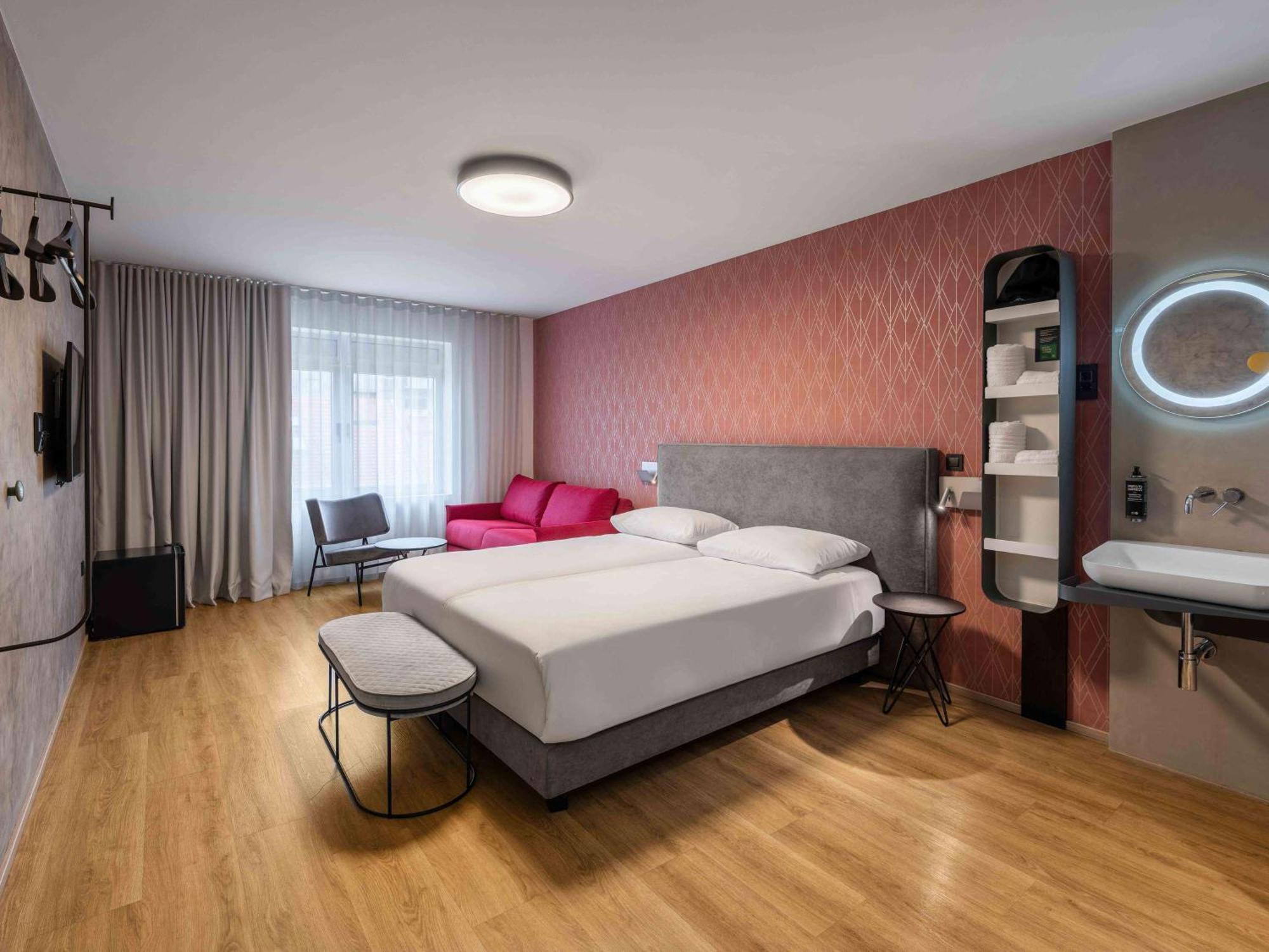 Ibis Styles Ljubljana Centre Hotel Exterior foto