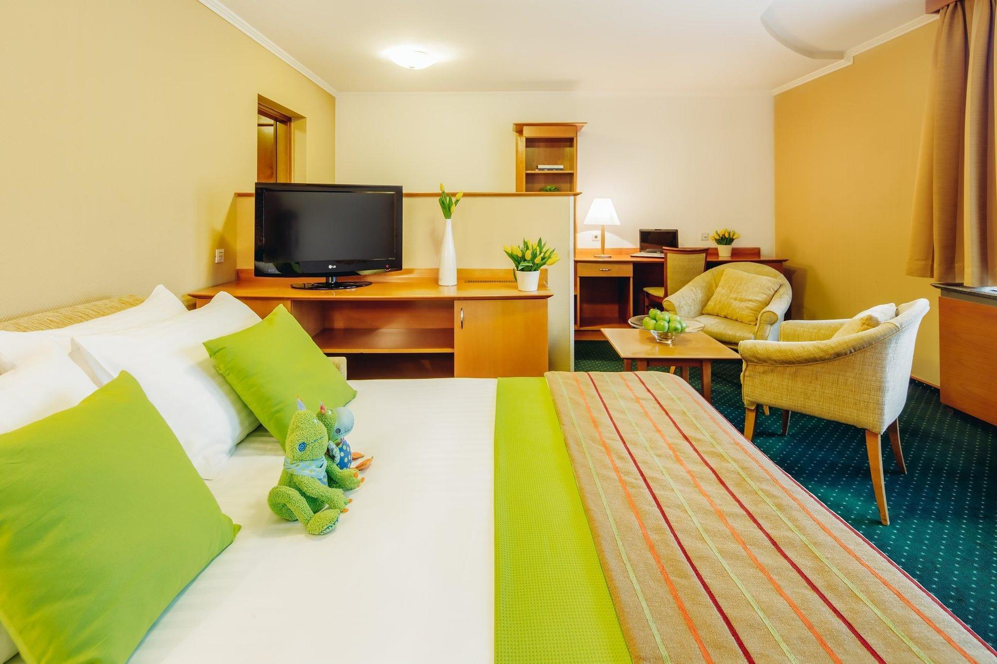 Ibis Styles Ljubljana Centre Hotel Exterior foto